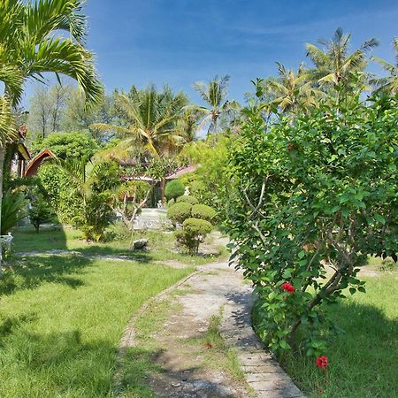 Bunga Bungalows Gili Meno Bagian luar foto