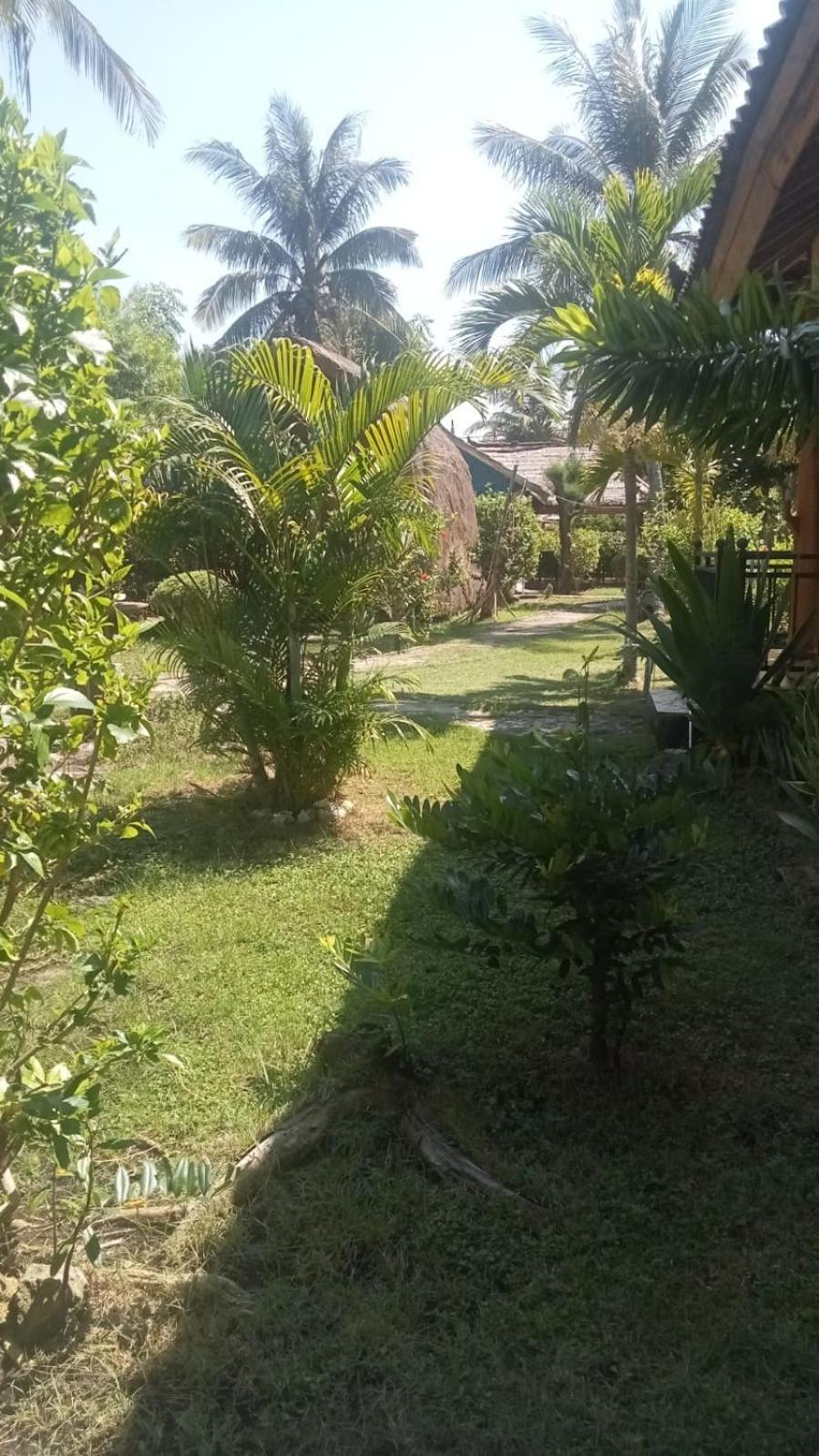 Bunga Bungalows Gili Meno Bagian luar foto