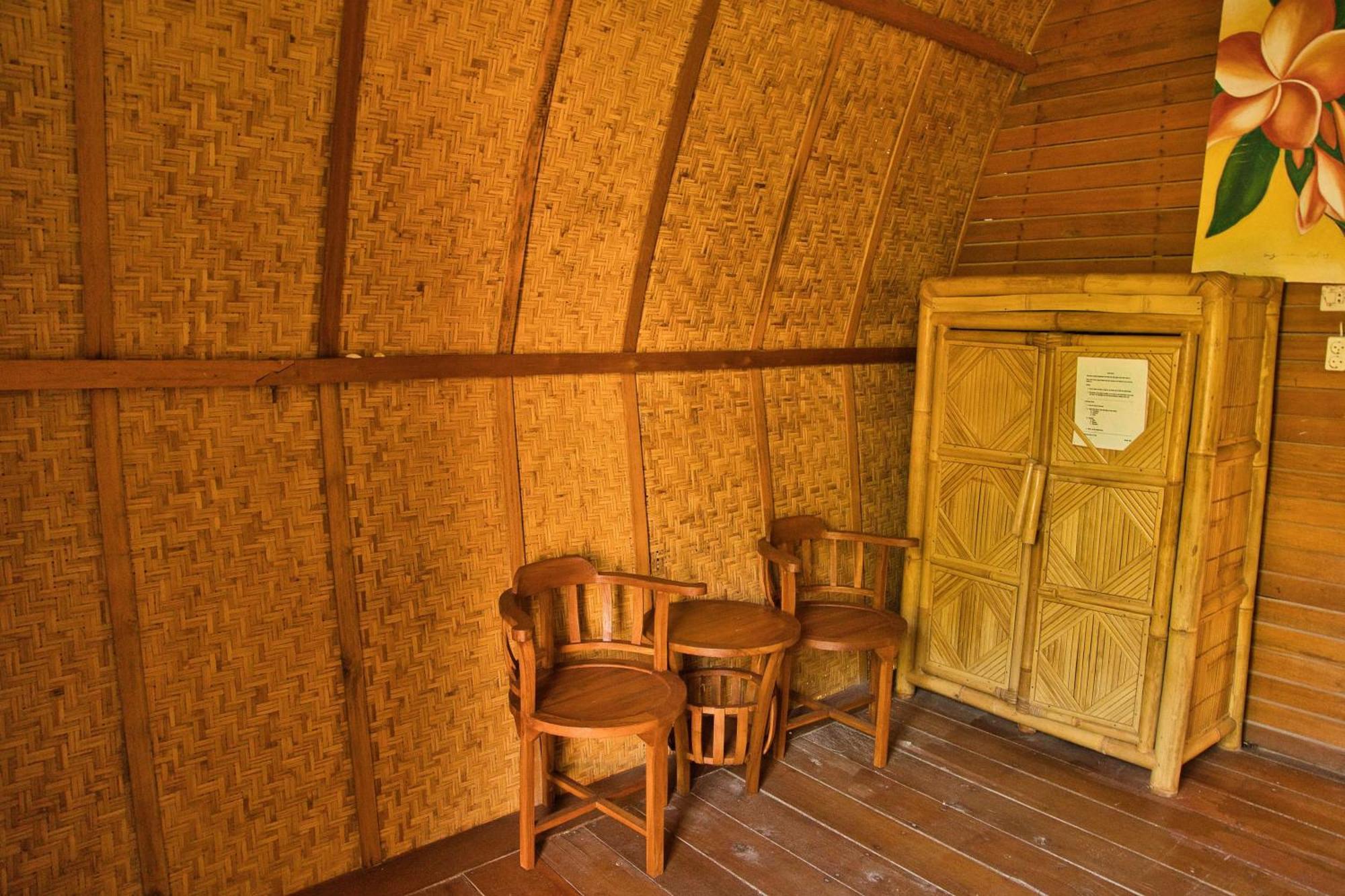 Bunga Bungalows Gili Meno Bagian luar foto