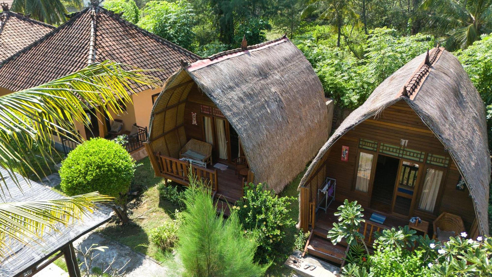 Bunga Bungalows Gili Meno Bagian luar foto