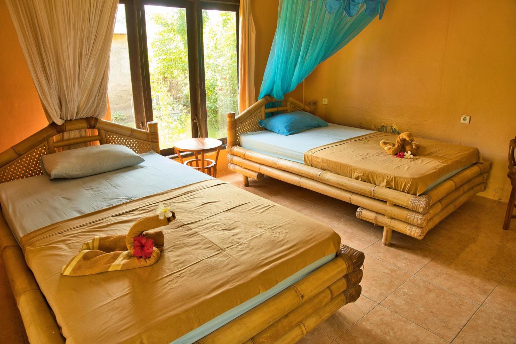 Bunga Bungalows Gili Meno Bagian luar foto
