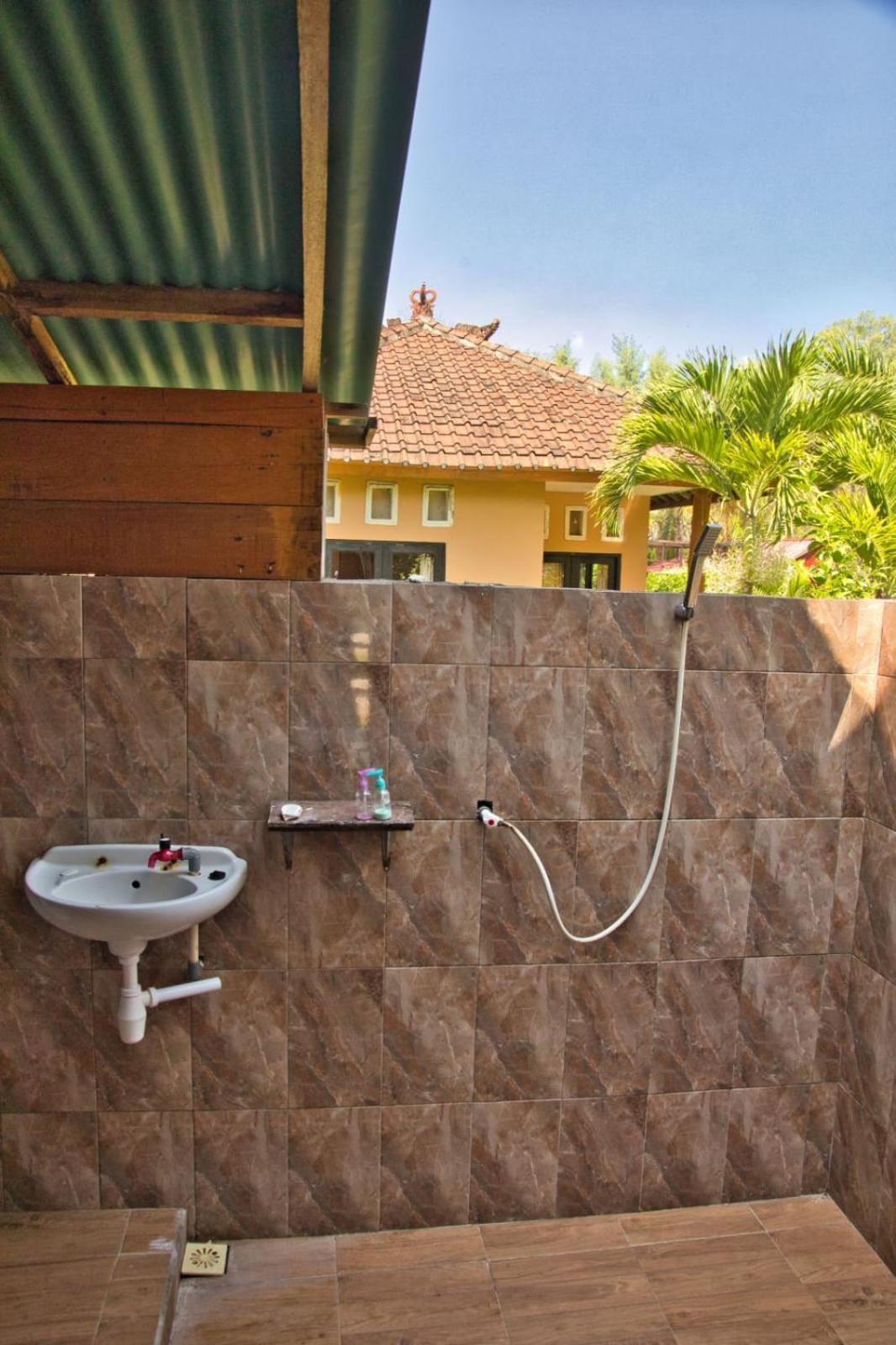 Bunga Bungalows Gili Meno Bagian luar foto