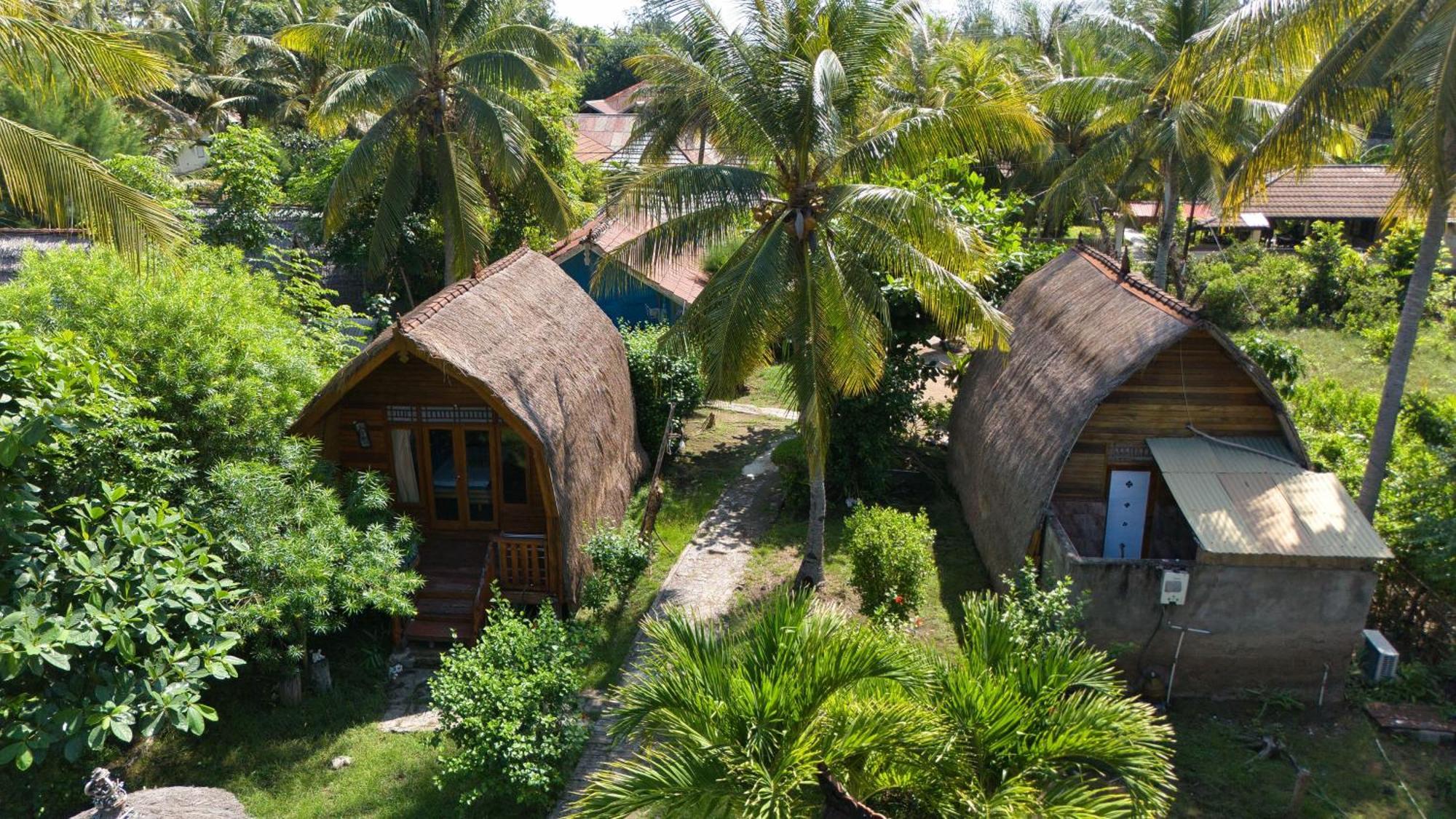 Bunga Bungalows Gili Meno Bagian luar foto